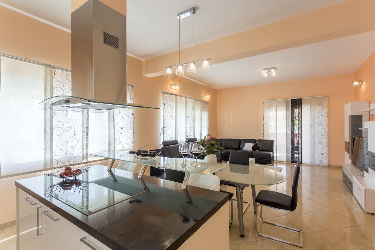 Apartmani Lukić Split Zewnętrze zdjęcie